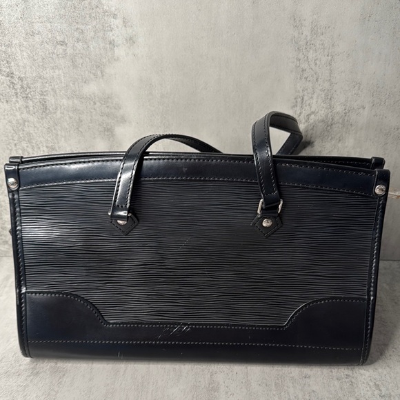 Louis Vuitton Black Shoulder Bag - Picture 2 of 7